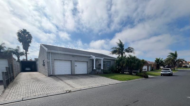 6 Bedroom Property for Sale in Protea Heights Western Cape